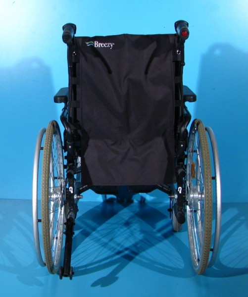 Scaun cu rotile din aluminiu  Breezy - latime sezut 43 cm