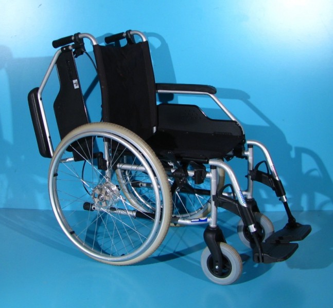 Scaun cu rotile Meyra   latime sezut 43 cm