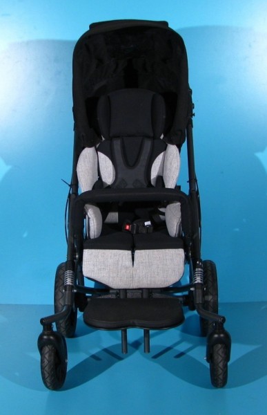 Carucior pentru copii cu dizabilitati 