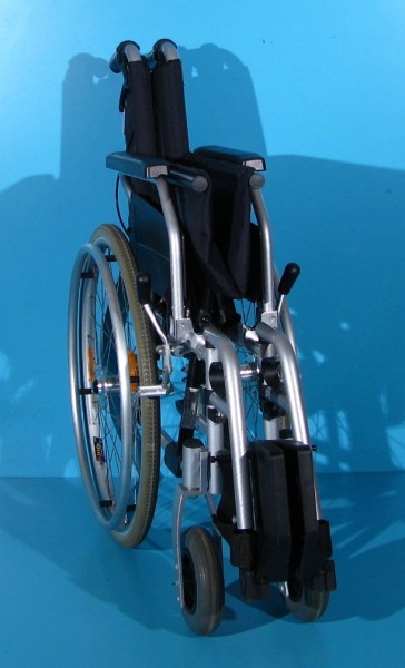 Scaun cu rotile second hand Ibesco MD - latime sezut 45 cm