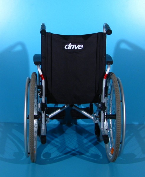 Scaun cu rotile din aluminiu Drive latime sezut 42 cm