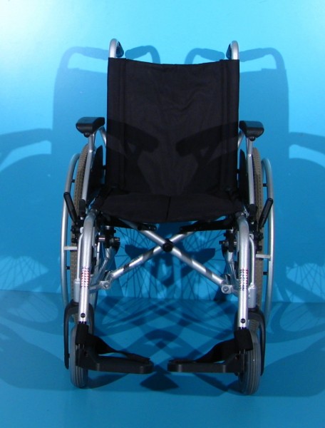Scaun cu rotile din aluminiu Drive latime sezut 42 cm