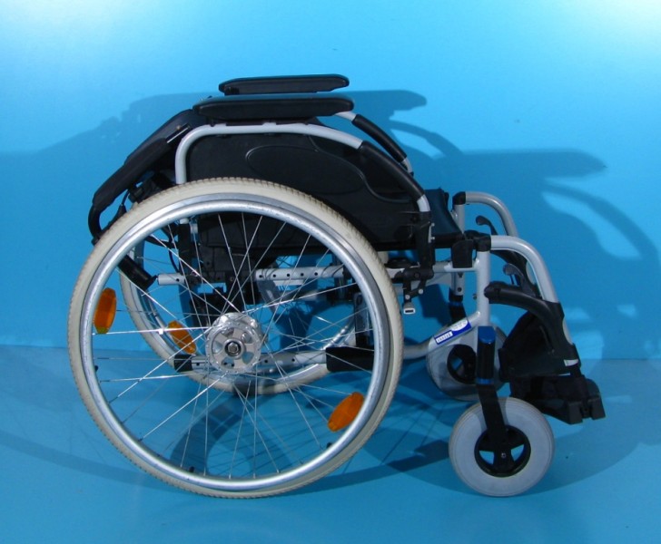 Scaun cu rotile Invacare / latime sezut 46 cm