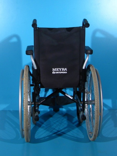 Scaun cu rotile - Meyra   latime sezut 39 cm