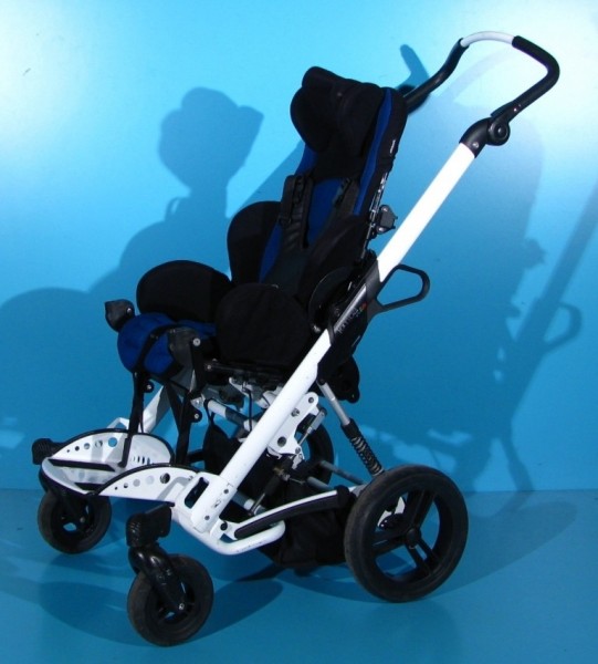 Carucior pentru copii cu dizabilitati