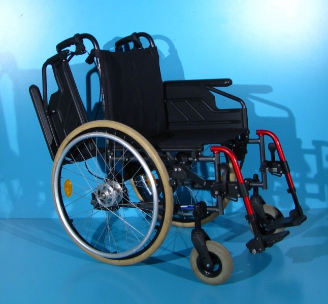 Scaun cu rotile din aluminiu Sopur - latime sezut 46 cm