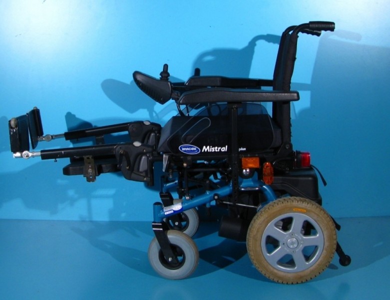 Carucior electric pliabil  Invacare Mistral - 6 km h