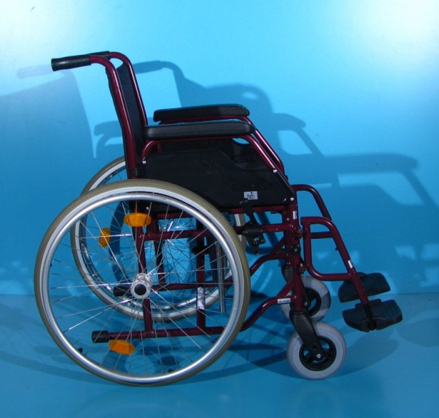 Scaun cu rotile  Meyra   latime sezut 43 cm