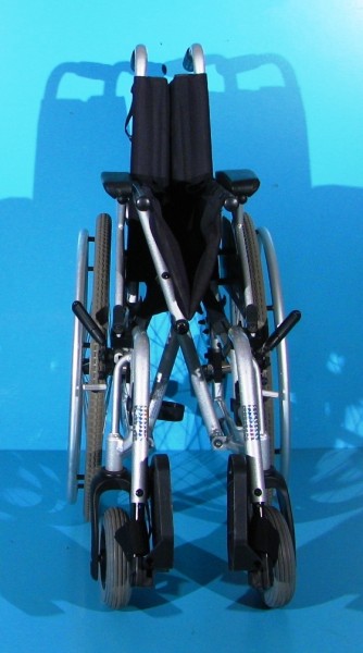 Scaun cu rotile din aluminiu Drive - latime sezut 45 cm