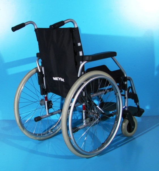 Scaun cu rotile  Meyra - latime sezut 43 cm