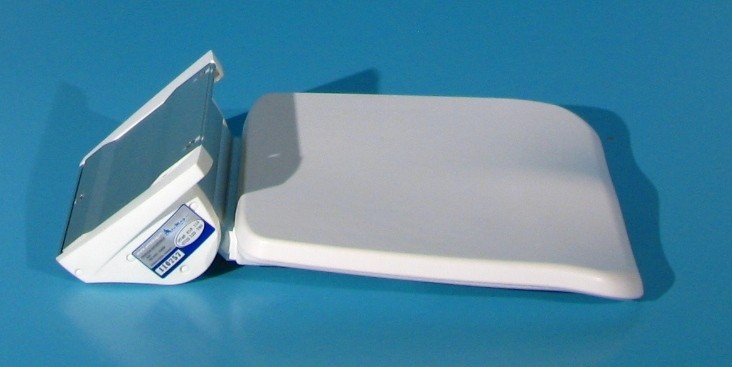 Scaun de dus rabatabil pe perete