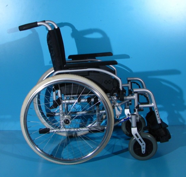 Scaun cu rotile din aluminiu - B+B