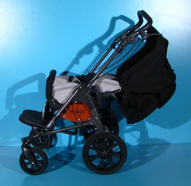 Carucior pentru copii cu dizabilitati 