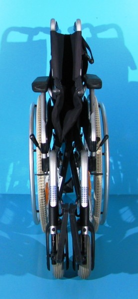 Scaun cu rotile -Meyra   latime sezut 46 cm