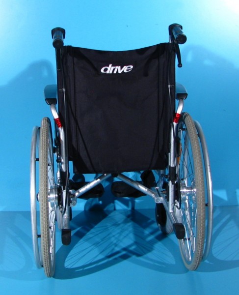 Scaun cu rotile din aluminiu  Drive - latime sezut 42 cm