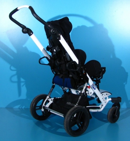 Carucior pentru copii cu dizabilitati