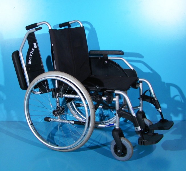 Scaun cu rotile  Meyra - latime sezut 51 cm