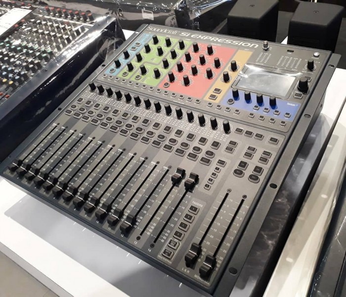 WWW.BULKPHSALES.COM Mixere digitale noi, mixere analogice, echipamente DJ, mixere DJ, platane și altele