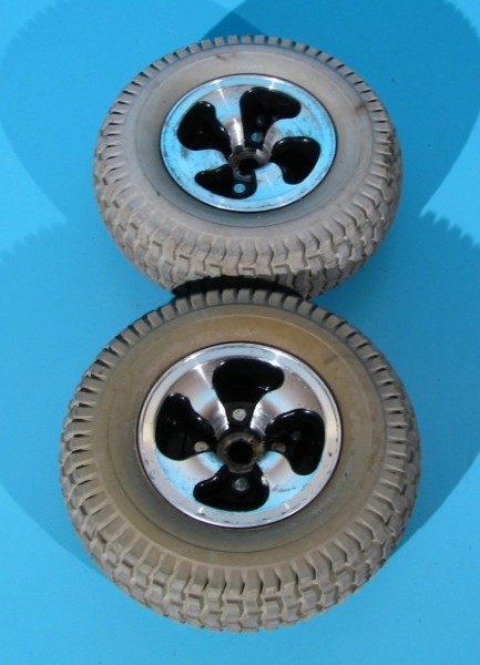 Roata originala cu cauciuc si camera pentru 13x5.00-6