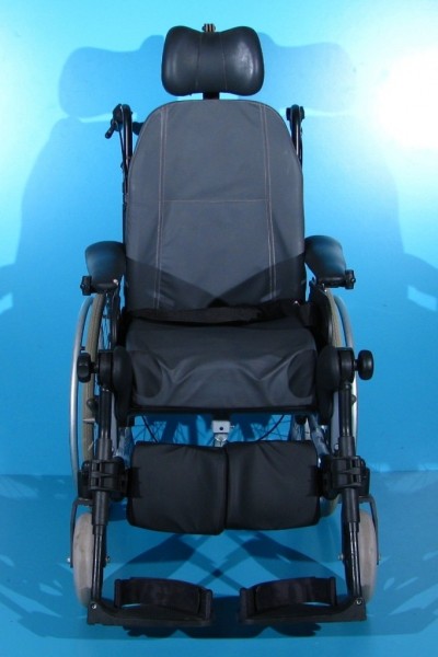 Scaun cu rotile Invacare   latime sezut 41 cm