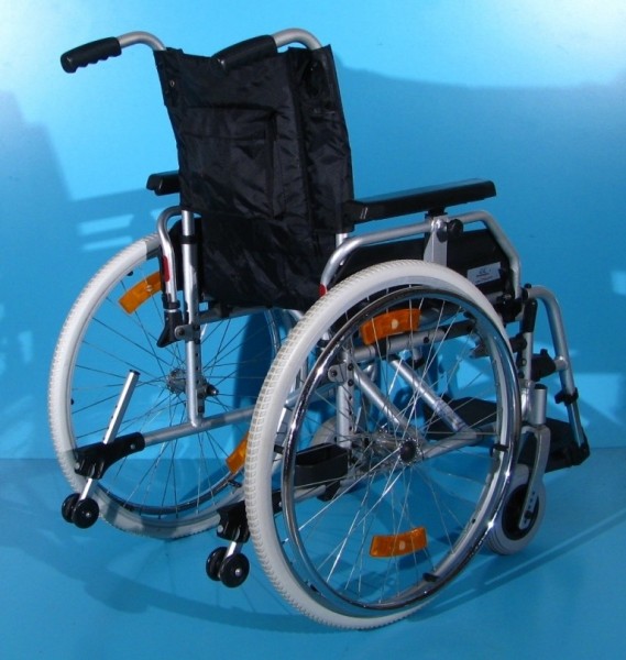 Scaun cu rotile Trenmobil / latime sezut 43 cm