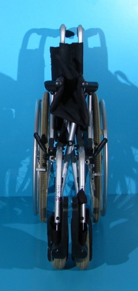 Scaun cu rotile Drive   latime sezut 48 cm