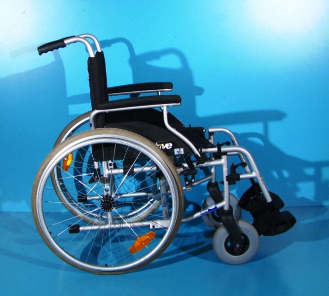 Scaun cu rotile  Drive - sezut 45 cm