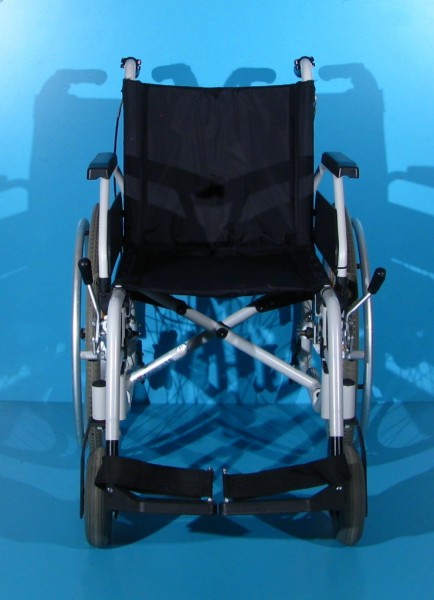 Scaun cu rotile B+B   latime sezut 43 cm