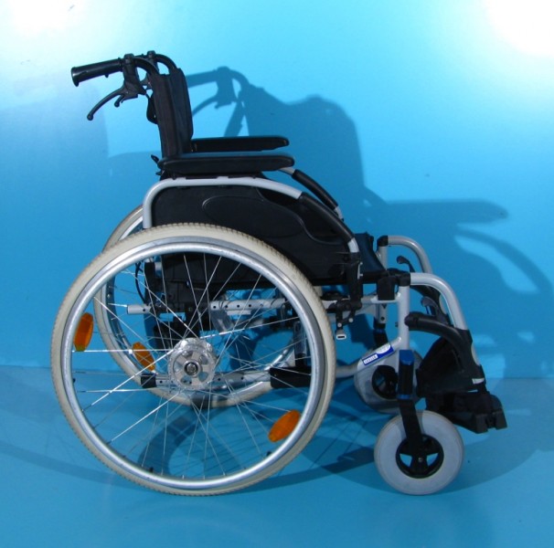 Scaun cu rotile Invacare / latime sezut 46 cm