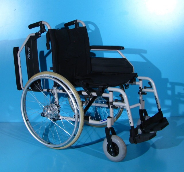 Scaun cu rotile Drive - latime sezut 50 cm