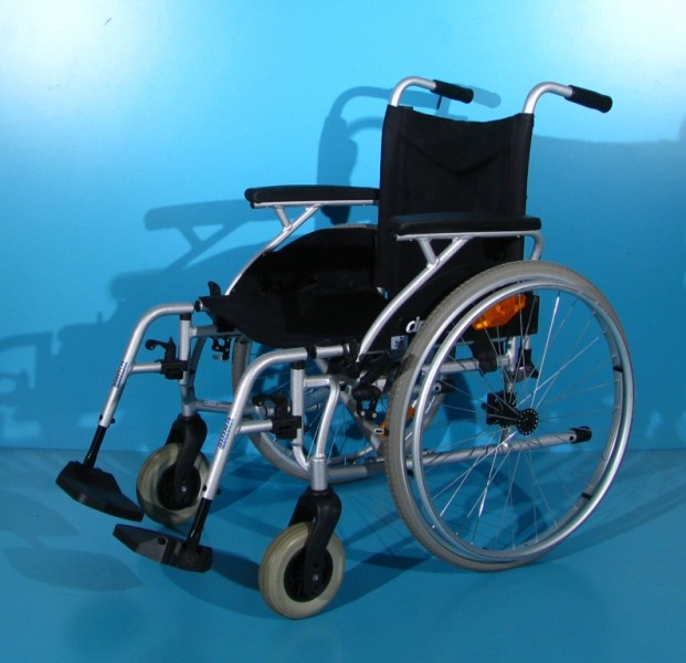 Scaun cu rotile din aluminiu -Drive