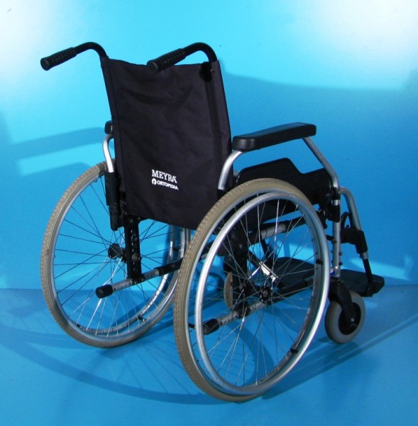 Scaun cu rotile  Meyra - sezut 46 cm