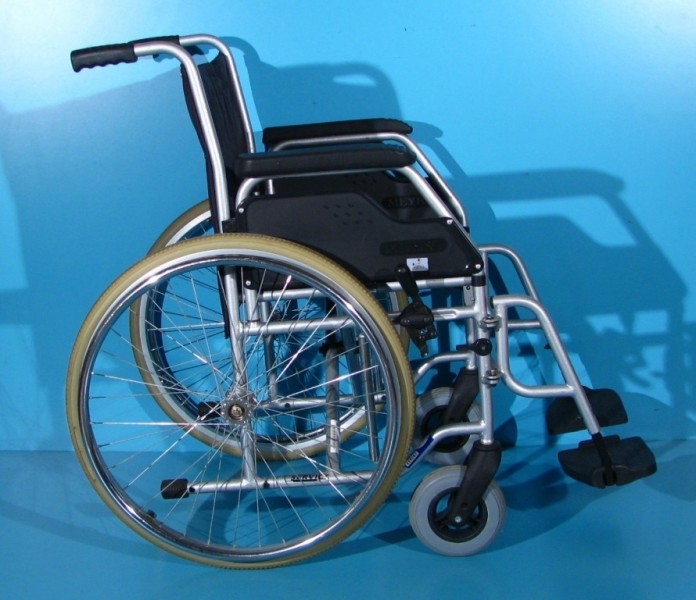 Scaun cu rotile  Meyra - latime sezut 47 cm