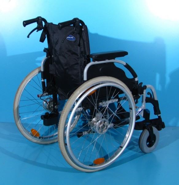 Scaun cu rotile Invacare / latime sezut 46 cm