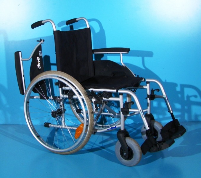 Scaun cu rotile  Drive - sezut 45 cm