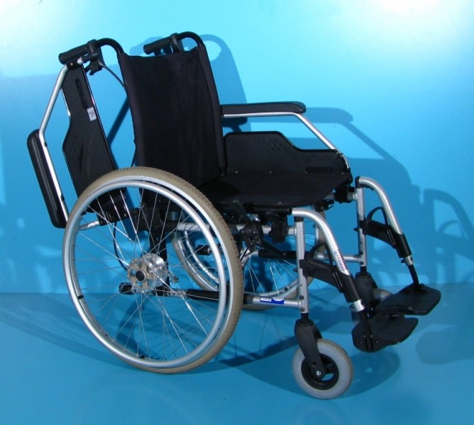 Scaun cu rotile - Meyra   latime sezut 48 cm