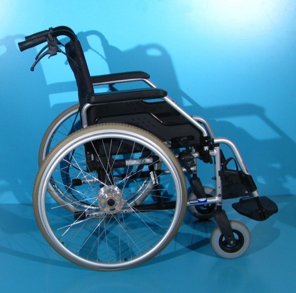 Scaun cu rotile - Meyra   latime sezut 48 cm