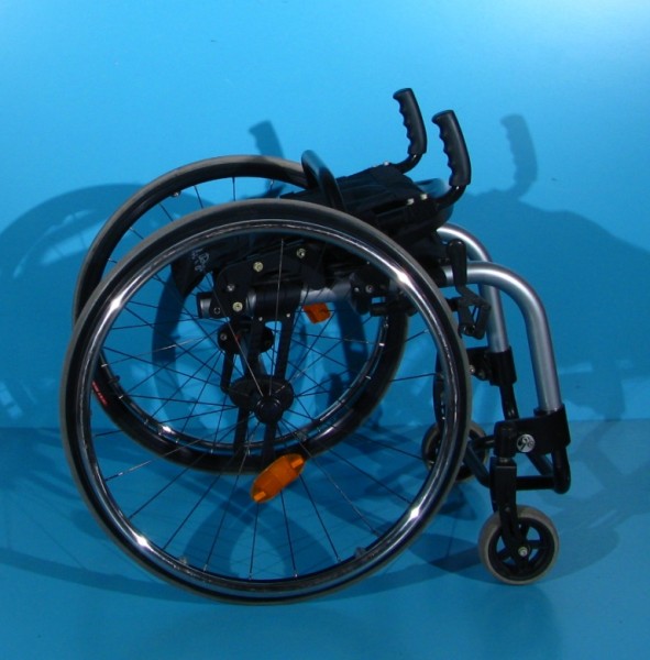 Scaun cu rotile activ Otto Bock   latime sezut 37 cm