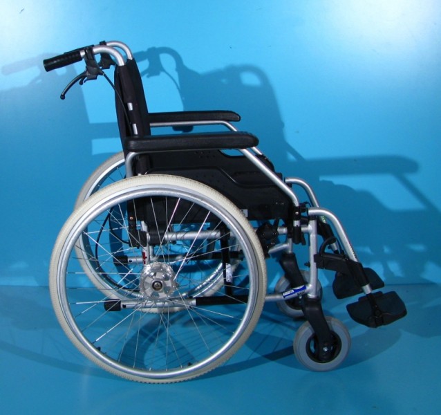 Scaun cu rotile - Meyra   latime sezut 48 cm