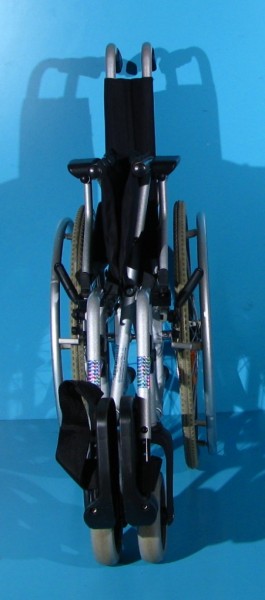 Scaun cu rotile  Drive - latime sezut 45 cm