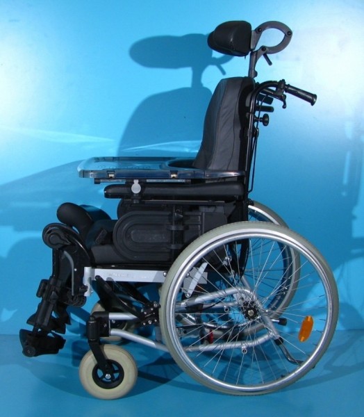 Scaun cu rotile nepliabil pentru adulti