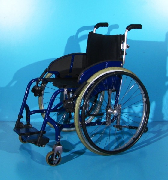 Scaun cu rotile din aluminiu activ  Sopur - latime sezut 42 cm