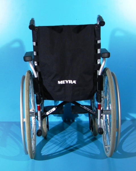 Scaun cu rotile  Meyra - latime sezut 43 cm