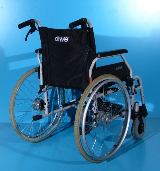 Scaun cu rotile Drive - latime sezut 50 cm