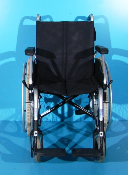 Scaun cu rotile -Meyra   latime sezut 46 cm