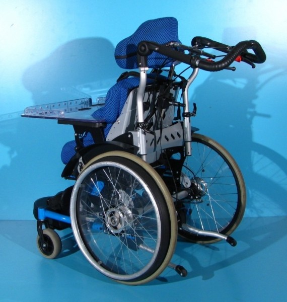 Scaun cu rotile pentru copii