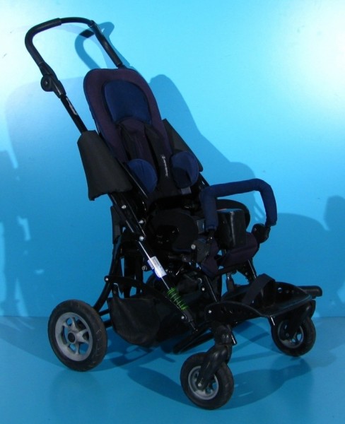Carucior pentru copii cu dizabilitati