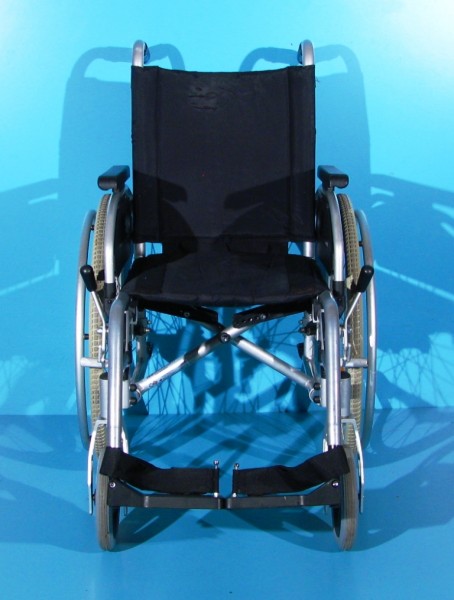 Scaun cu rotile B+B - latime sezut 40 cm