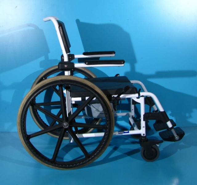 Scaun WC cu rotile din aluminiu