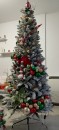Brad artificial de Craciun impodobit